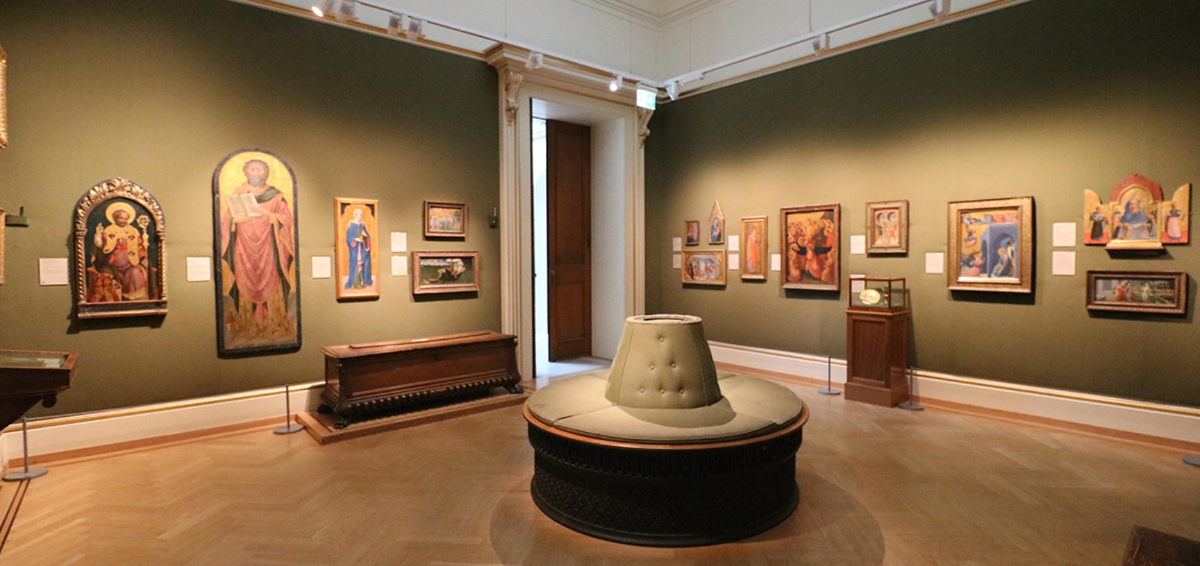  EARLY ITALIAN ART Gallery at the Ashmolean Museum