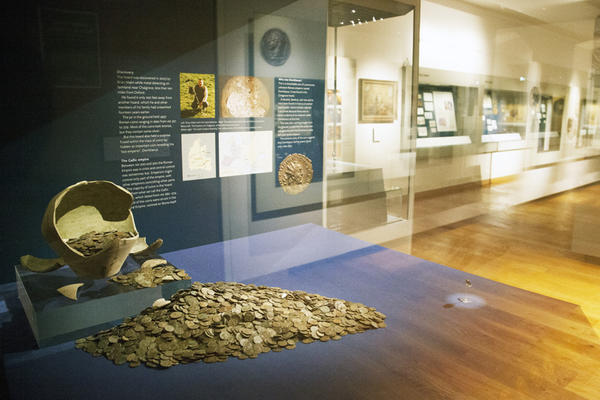 Photo of the Money Gallery 