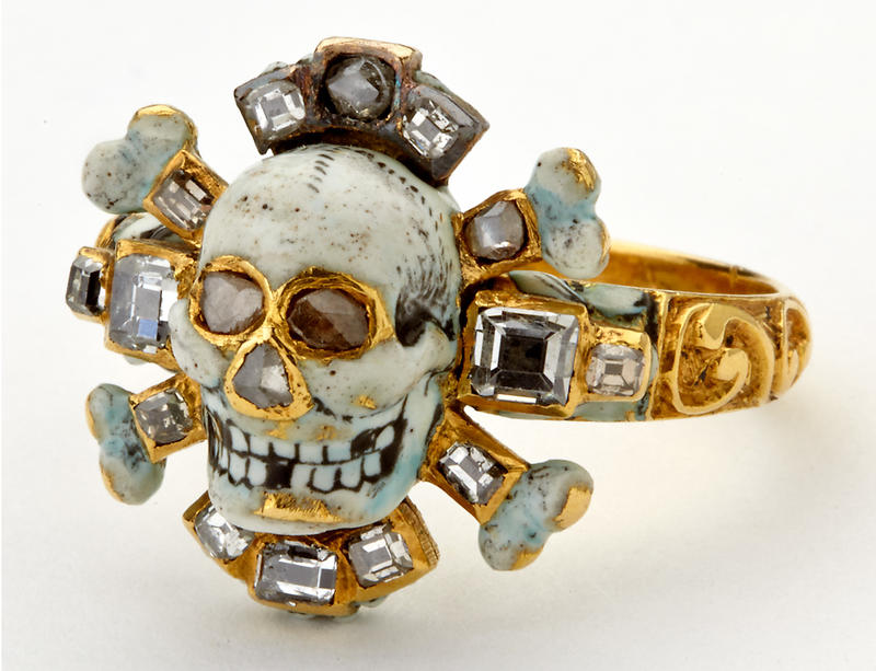 Gold and diamond memento mori skull ring from the 17th century Gold and diamond memento mori skull ring from the 17th century